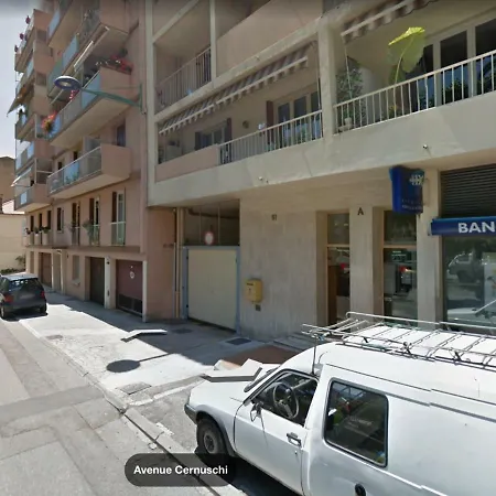 Moderne Borrigo Menton